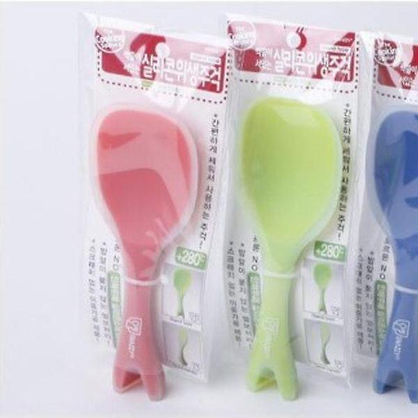  투톤 서있는 싹쓸이 실리콘 칼라주걱 (색상랜덤)