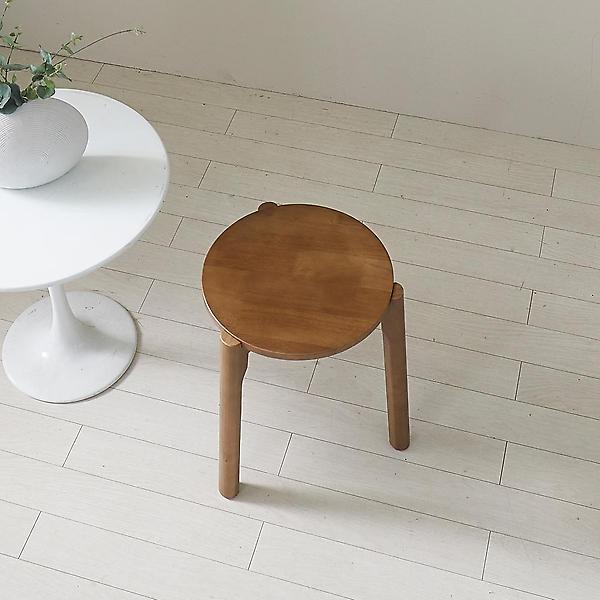  아이앤 슈엘라 원목 원형 스툴 OT