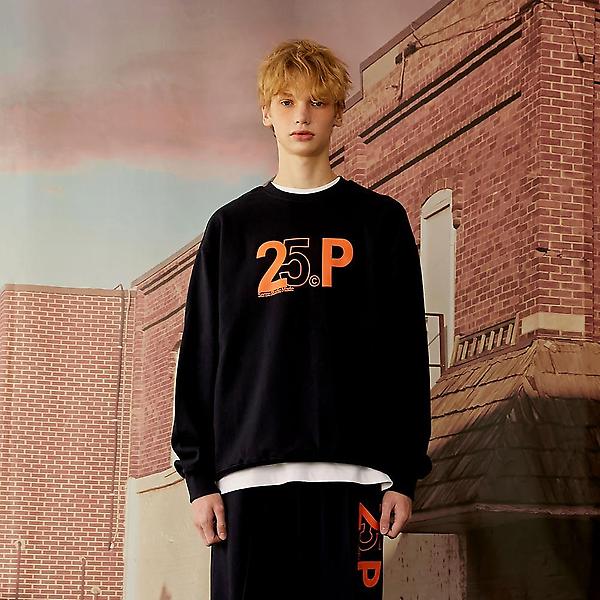  25P 센스 로고 스웨트 오버핏 맨투맨 25PU3FSWNY